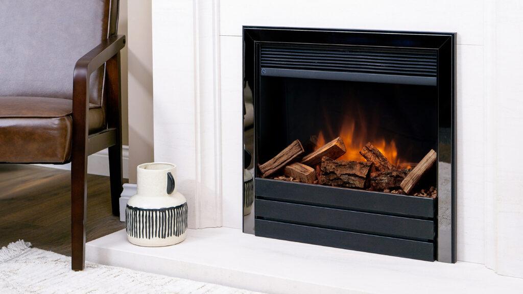 4D Ecoflame 22 Maxi in Black Nickel Eclipse Fascia with Real Oak Premium Log Set Zoomed In Right Angle